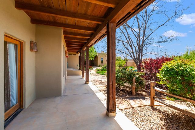 10 Descanso Road, Santa Fe, NM 87508