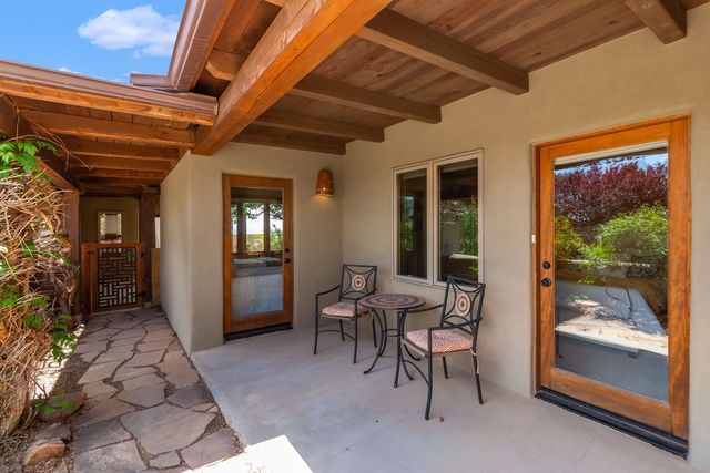 10 Descanso Road, Santa Fe, NM 87508