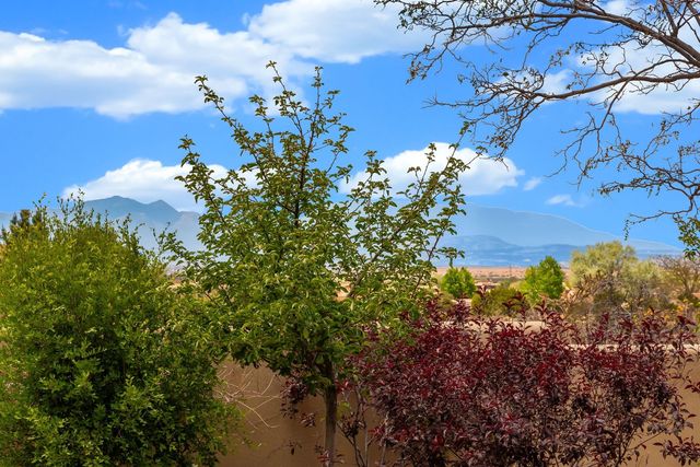 10 Descanso Road, Santa Fe, NM 87508
