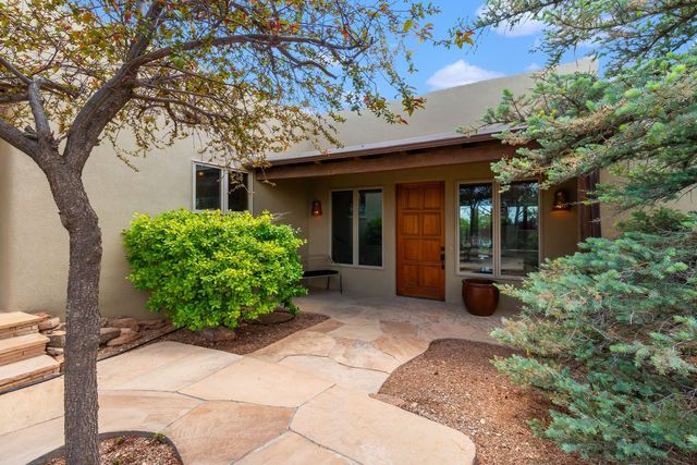 10 Descanso Road, Santa Fe, NM 87508
