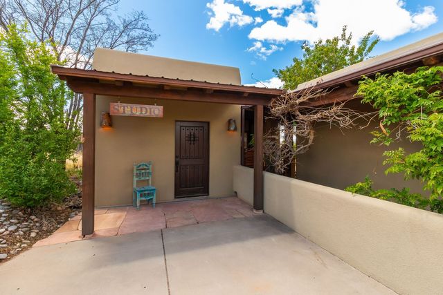 10 Descanso Road, Santa Fe, NM 87508