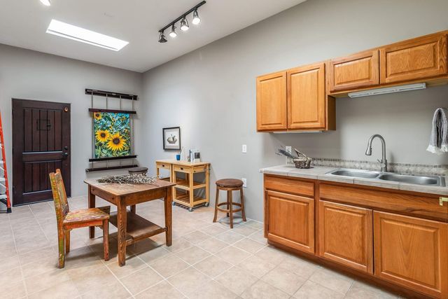10 Descanso Road, Santa Fe, NM 87508