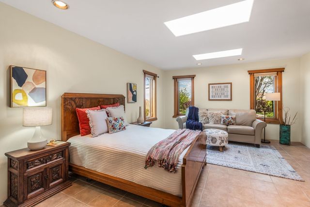 10 Descanso Road, Santa Fe, NM 87508