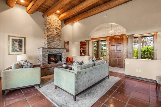 10 Descanso Road, Santa Fe, NM 87508