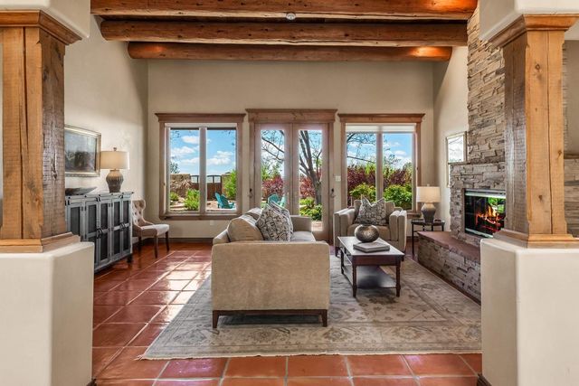 10 Descanso Road, Santa Fe, NM 87508