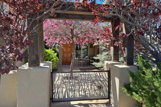 10 Descanso Road, Santa Fe, NM 87508