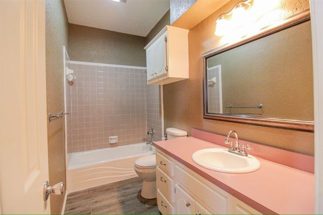 1712 NW 16th Street, Newcastle, OK 73065