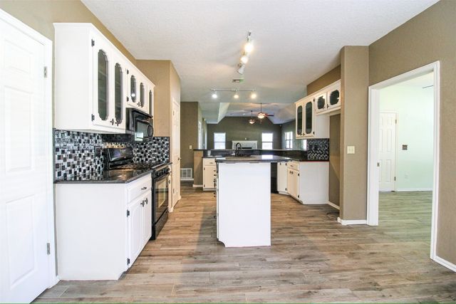 1712 NW 16th Street, Newcastle, OK 73065
