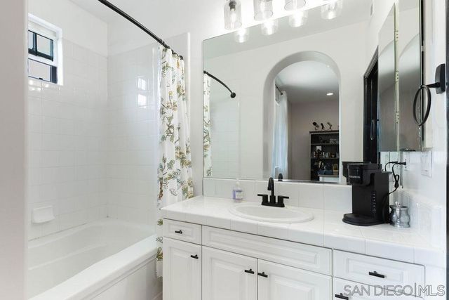 2955 Farragut, San Diego, CA 92106