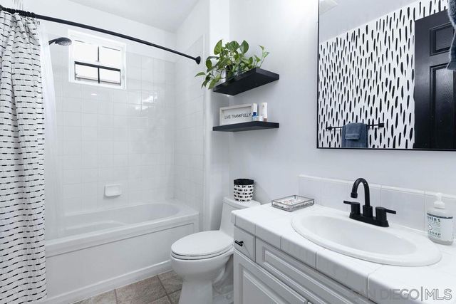 2955 Farragut, San Diego, CA 92106
