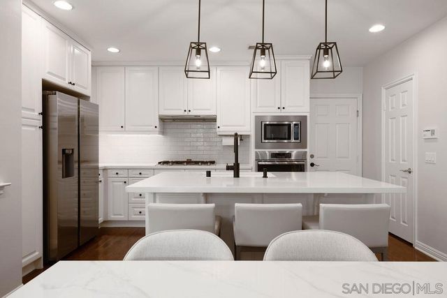 2955 Farragut, San Diego, CA 92106