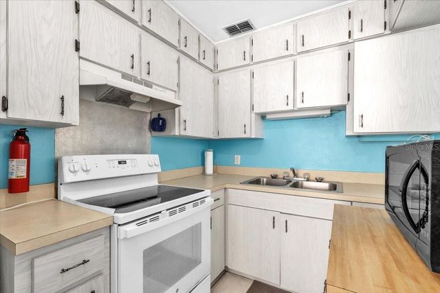 370 DUXBURY AVENUE, Port Charlotte, FL 33952