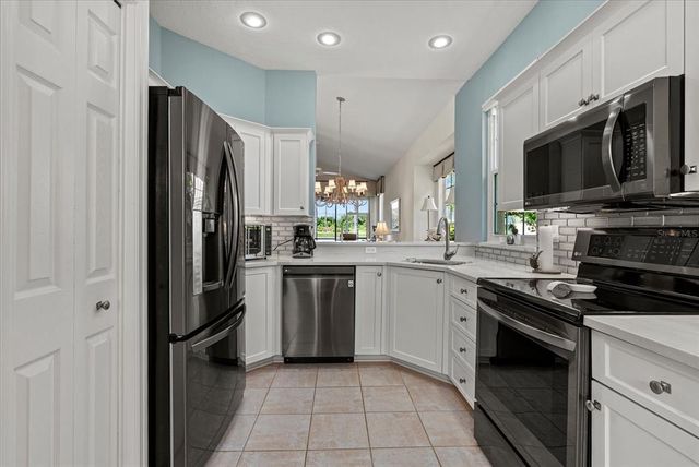7138 KENSINGTON COURT, University Park, FL 34201