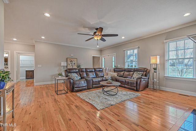 581 Robert Court, Johnson City, TN 37601