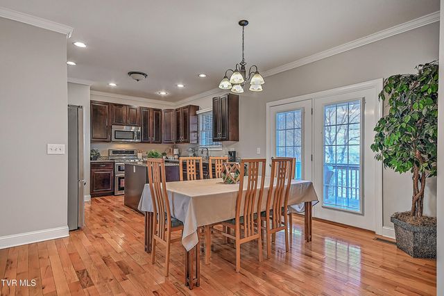 581 Robert Court, Johnson City, TN 37601