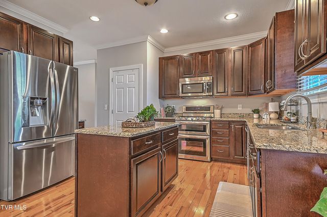 581 Robert Court, Johnson City, TN 37601