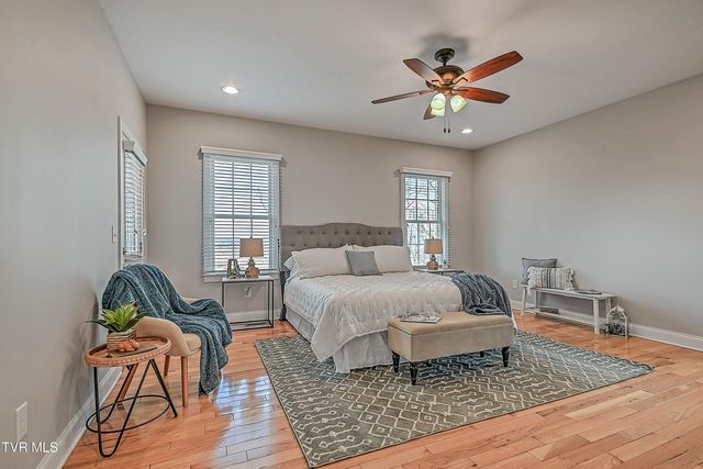 581 Robert Court, Johnson City, TN 37601