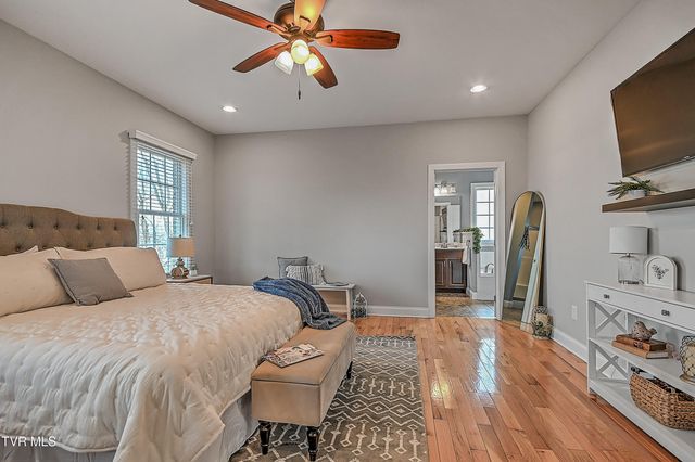 581 Robert Court, Johnson City, TN 37601