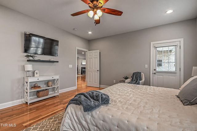 581 Robert Court, Johnson City, TN 37601