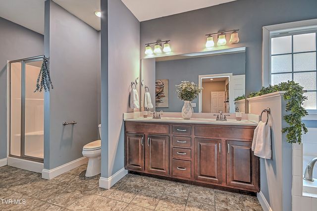 581 Robert Court, Johnson City, TN 37601