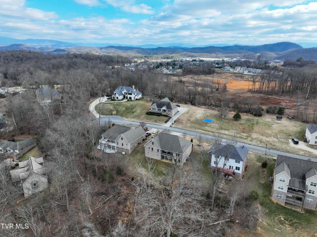 581 Robert Court, Johnson City, TN 37601