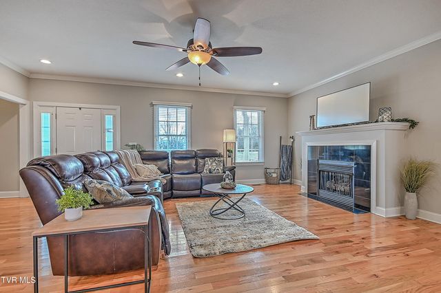 581 Robert Court, Johnson City, TN 37601