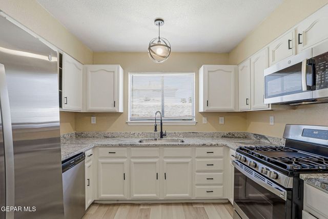 5725 MICHAEL P ANDERSON Lane, El Paso, TX 79934