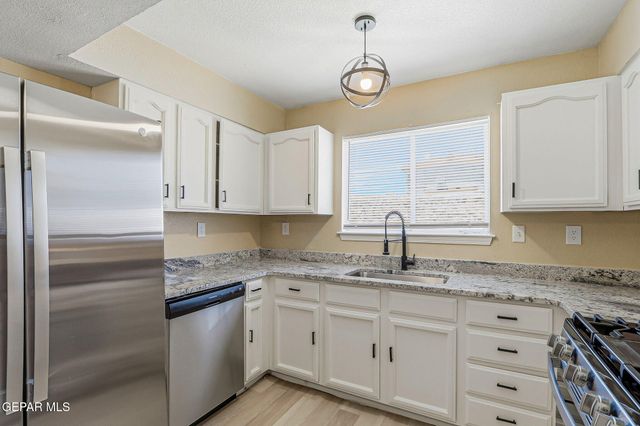 5725 MICHAEL P ANDERSON Lane, El Paso, TX 79934