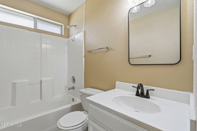 5725 MICHAEL P ANDERSON Lane, El Paso, TX 79934
