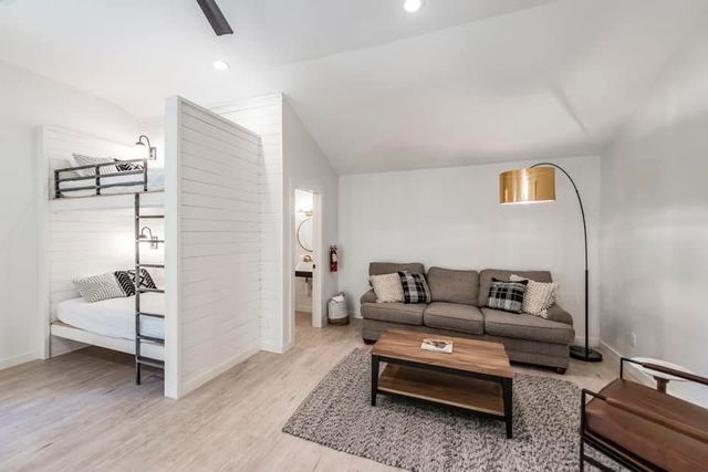 623 Beartrail Ln, Gatlinburg, TN 37738