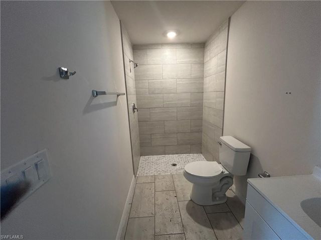 2909 Santa Barbara BLVD, Cape Coral, FL 33914