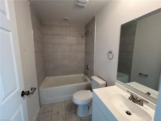 2909 Santa Barbara BLVD, Cape Coral, FL 33914