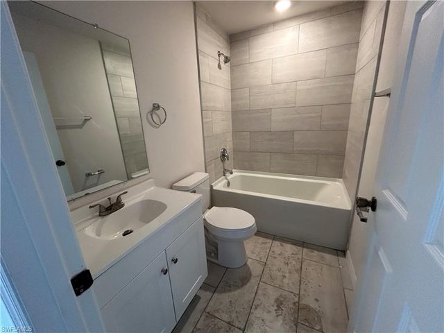 2909 Santa Barbara BLVD, Cape Coral, FL 33914