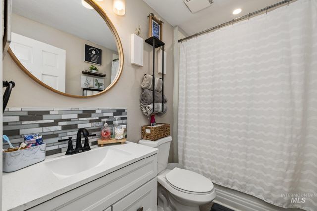 1504 N 2nd St, Nampa, ID 83687