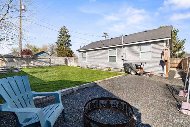 1504 N 2nd St, Nampa, ID 83687