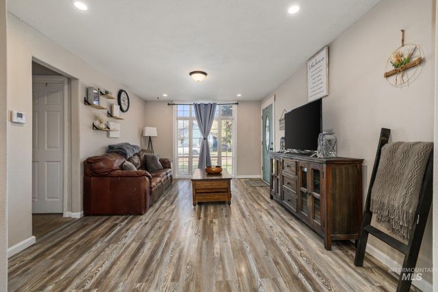 1504 N 2nd St, Nampa, ID 83687