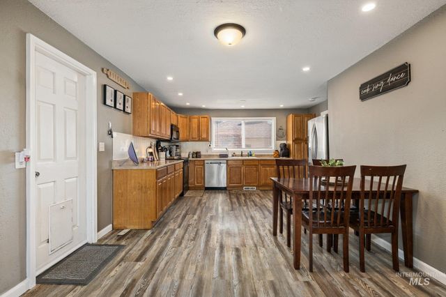 1504 N 2nd St, Nampa, ID 83687