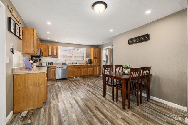 1504 N 2nd St, Nampa, ID 83687