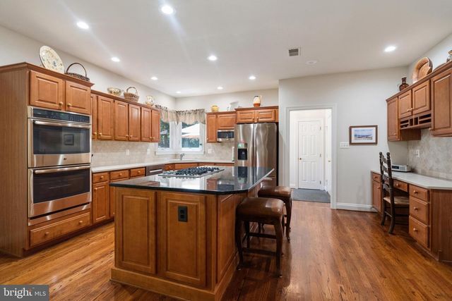 1195 HAWLING PL SW, Leesburg, VA 20175