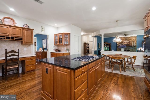 1195 HAWLING PL SW, Leesburg, VA 20175