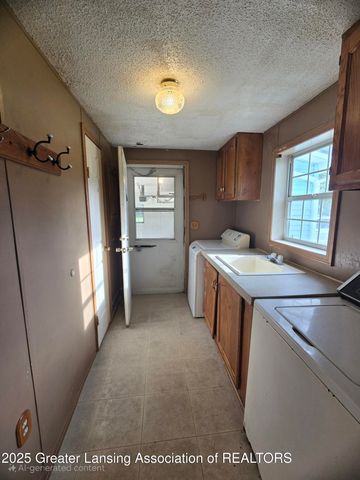 1279 Leland Road, Ovid, MI 48866