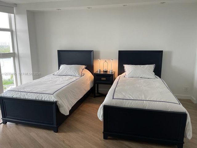 100 Bayview Dr 1521, Sunny Isles Beach, FL 33160