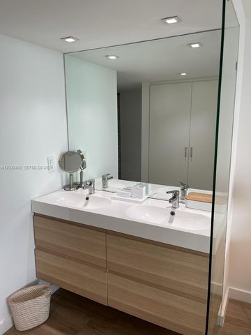 100 Bayview Dr 1521, Sunny Isles Beach, FL 33160