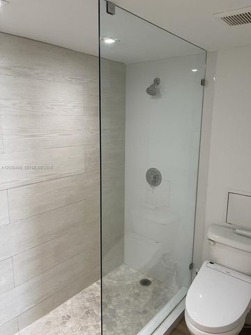 100 Bayview Dr 1521, Sunny Isles Beach, FL 33160