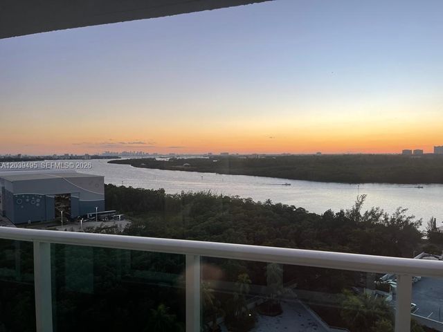 100 Bayview Dr 1521, Sunny Isles Beach, FL 33160