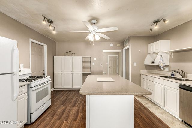 1002 E ORCHID Lane, Phoenix, AZ 85020