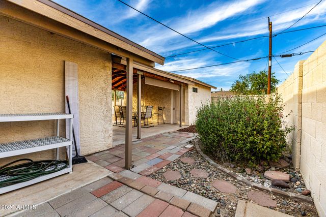 1002 E ORCHID Lane, Phoenix, AZ 85020