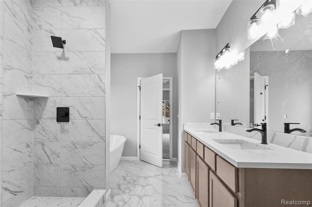 10042 Santa Lucia Court, Grand Blanc, MI 48439