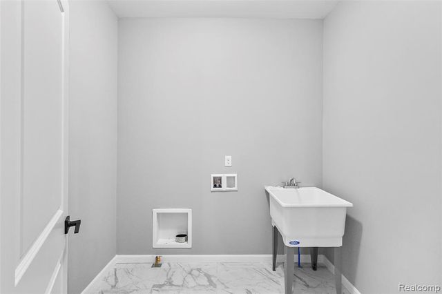 10042 Santa Lucia Court, Grand Blanc, MI 48439