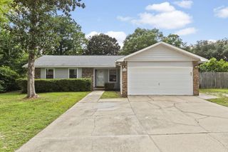 702 Kumquat Avenue, Niceville, FL 32578